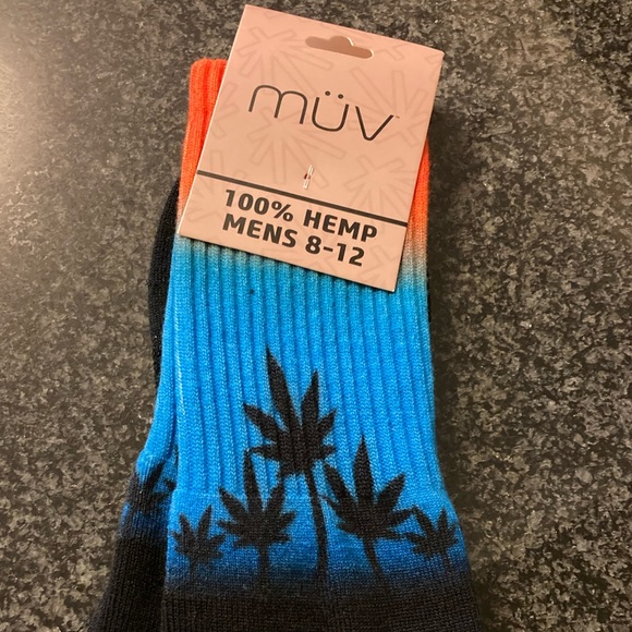 Other - NWT Hemp weed Crew Socks Men’s Size 8-12